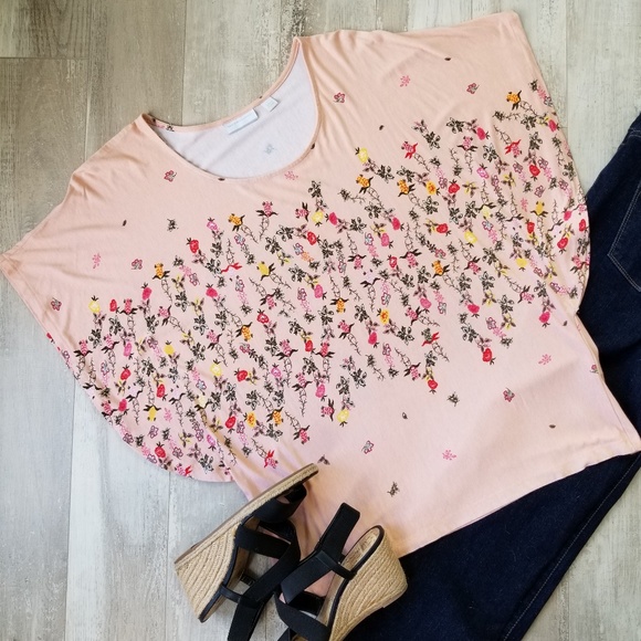 New York & Company Tops - NY&C Peach Floral Butterfly Top